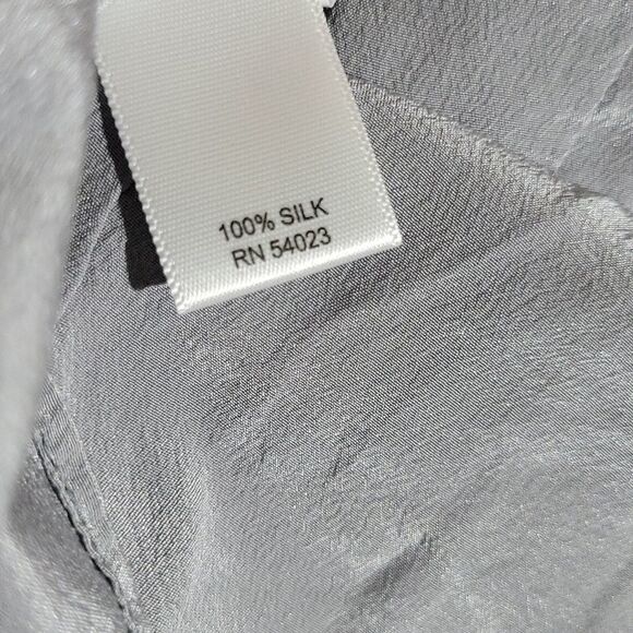 Banana Republic Women's 100% Silk Top - SIZE S/6P - Picture 10 of 10